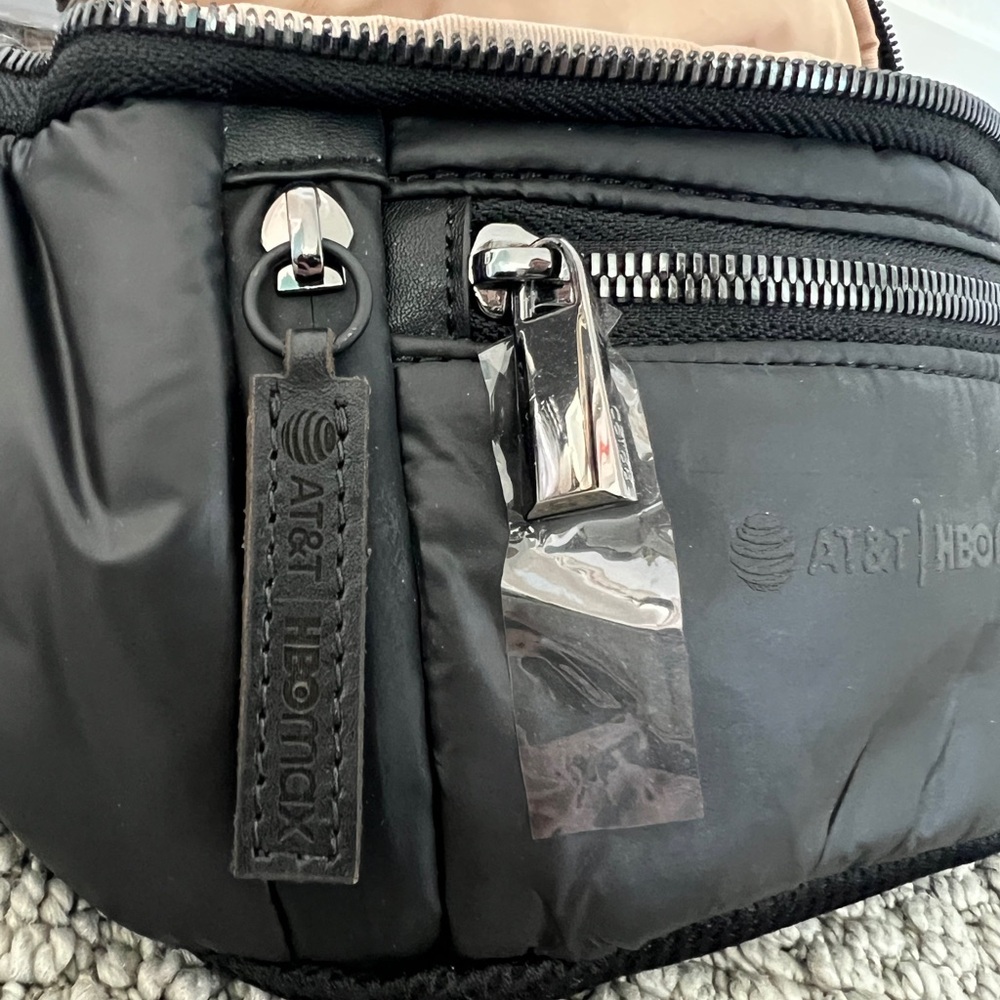 Caraa Black Leather Crossbody / Fanny Bag - Picture 5 of 8
